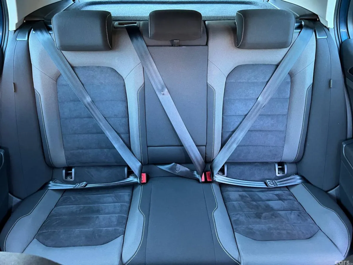 Volkswagen Golf Hatchback, Petrol, 2017, Blue