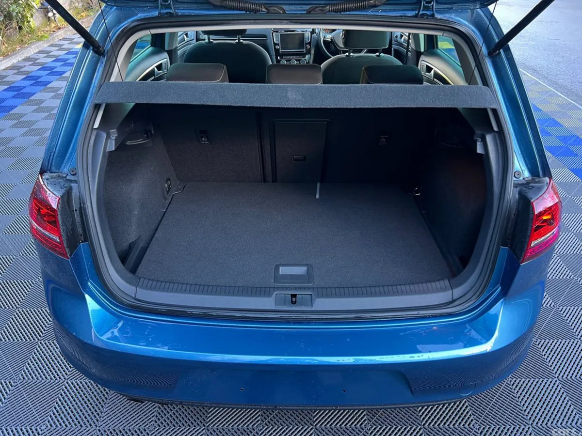 Volkswagen Golf Hatchback, Petrol, 2017, Blue