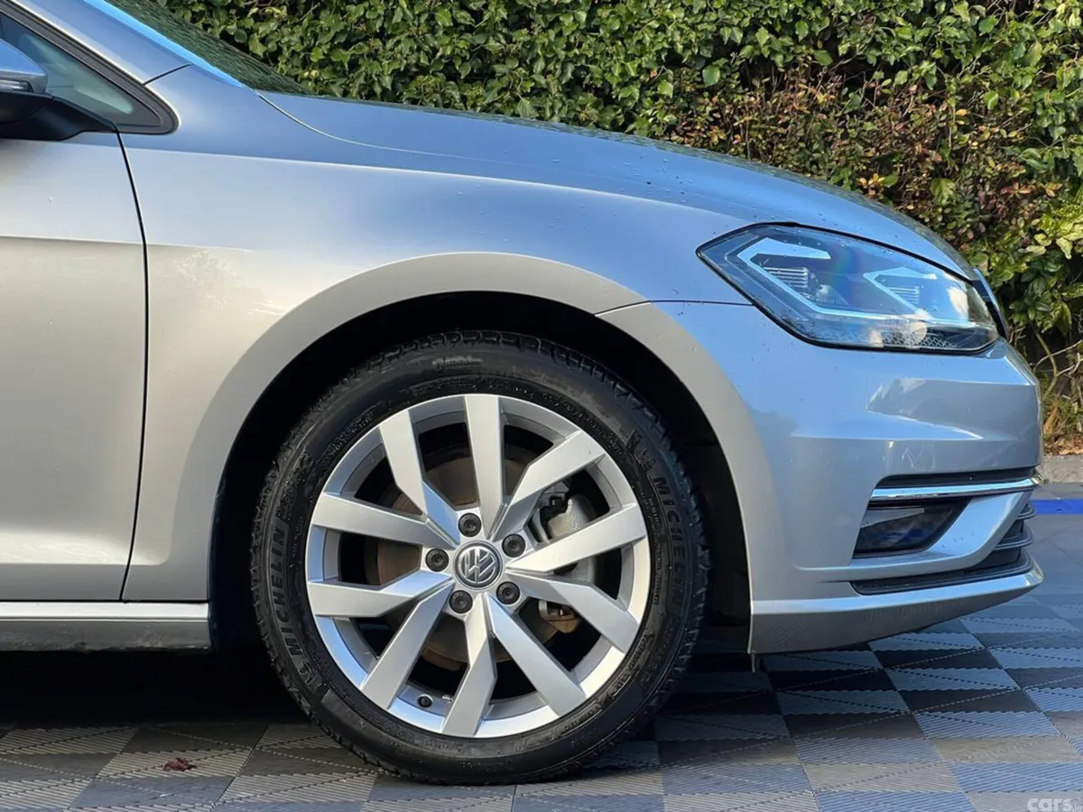 Volkswagen Golf Hatchback, Petrol, 2017, Silver