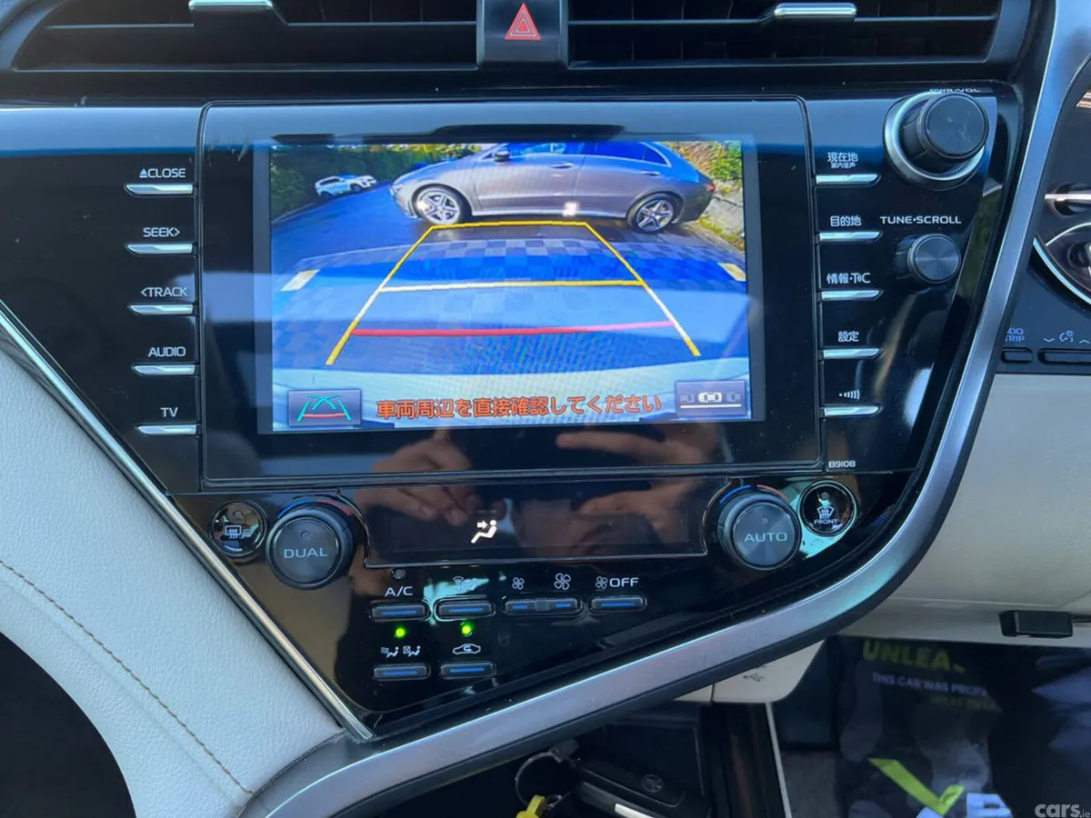 Toyota Camry Saloon, Petrol Hybrid, 2018, Gold