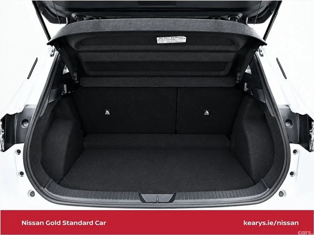 Nissan Qashqai SUV, Petrol Hybrid, 2026, White