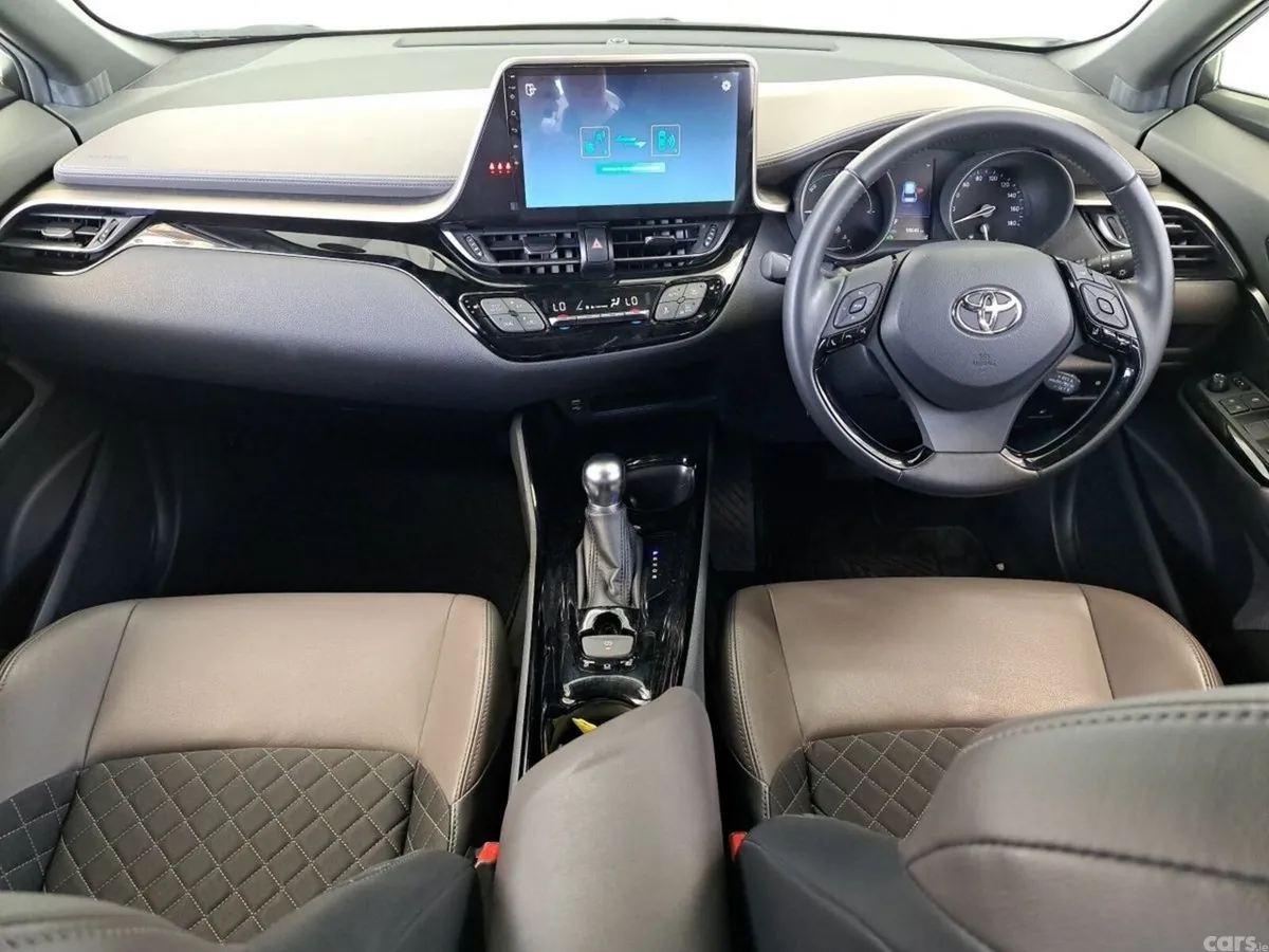 Toyota C-HR SUV, Petrol Hybrid, 2020, White