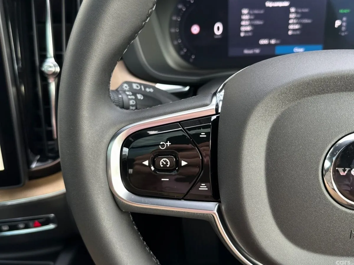 Volvo XC60 SUV, Petrol Plug-in Hybrid, 2026, Black