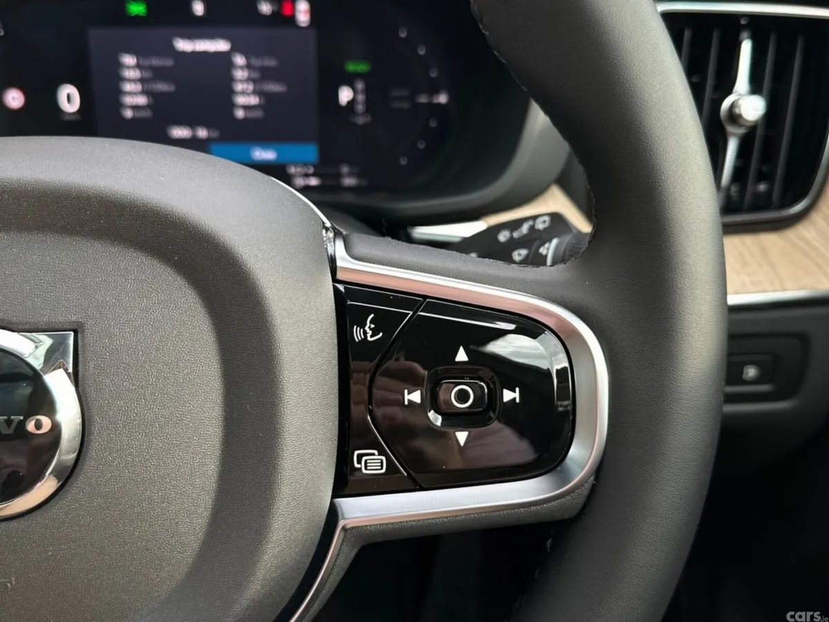Volvo XC60 SUV, Petrol Plug-in Hybrid, 2026, Black