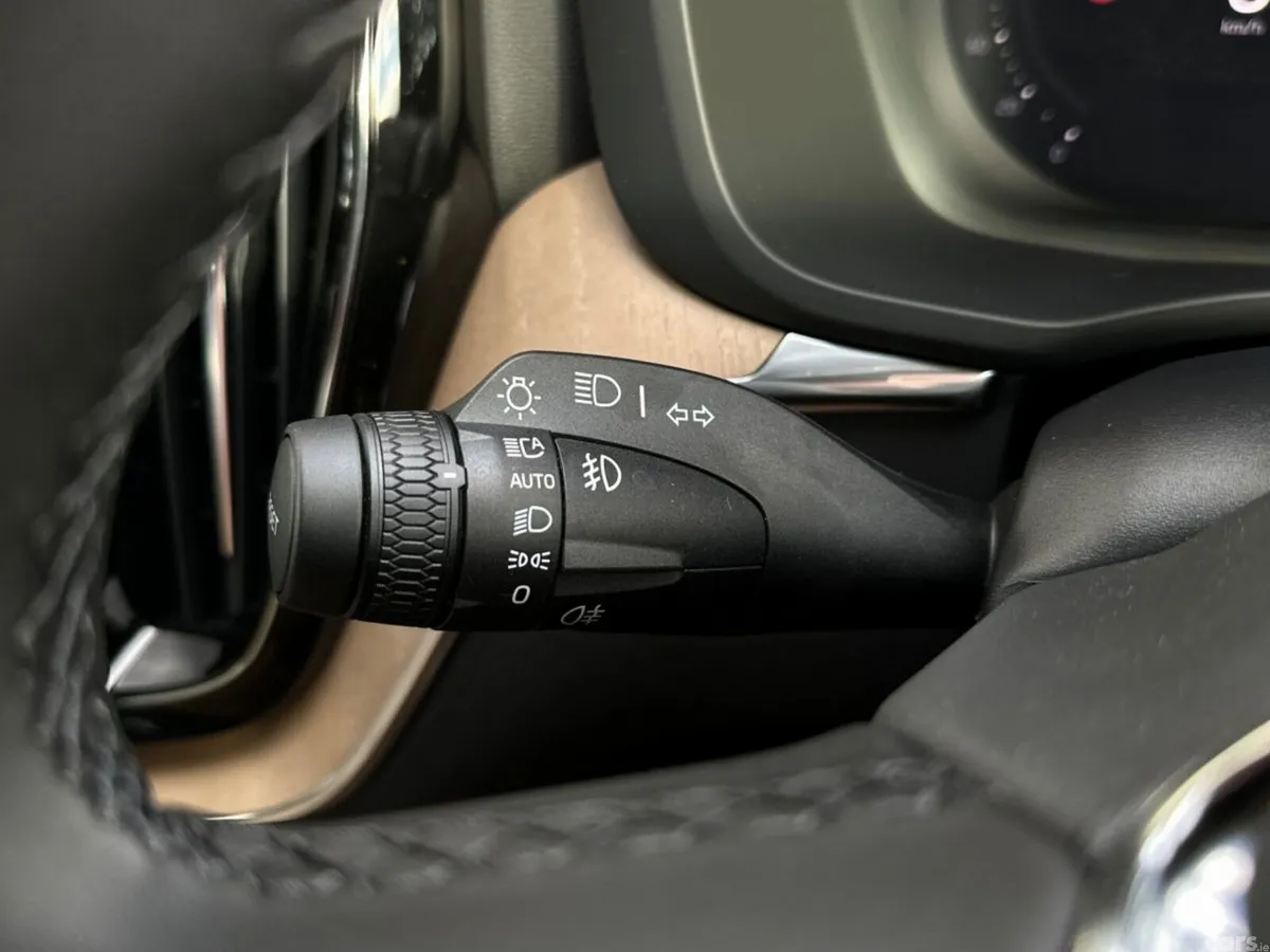 Volvo XC60 SUV, Petrol Plug-in Hybrid, 2026, Black