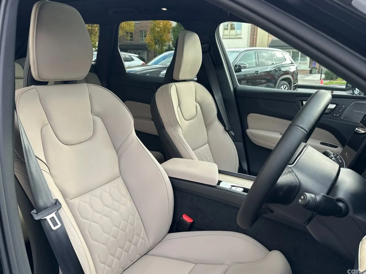 Volvo XC60 SUV, Petrol Plug-in Hybrid, 2026, Black