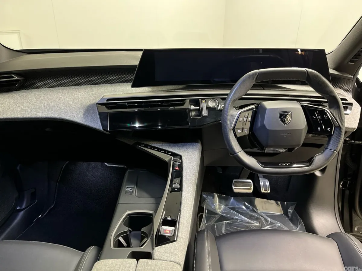 Peugeot 3008 SUV, Electric, 2025, Grey