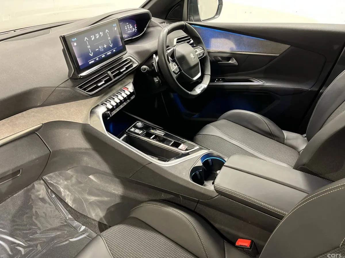 Peugeot 5008 MPV, Petrol Hybrid, 2024, Black
