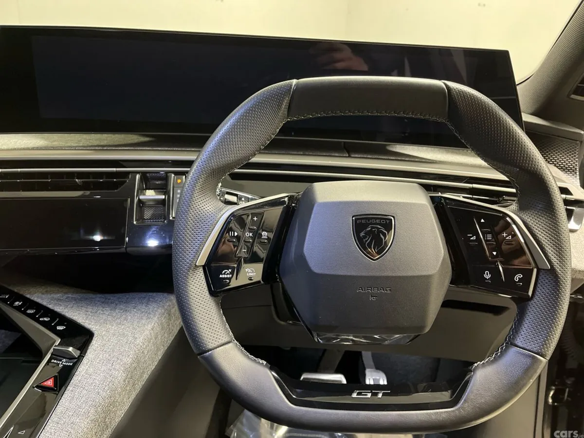 Peugeot 3008 SUV, Electric, 2025, Grey