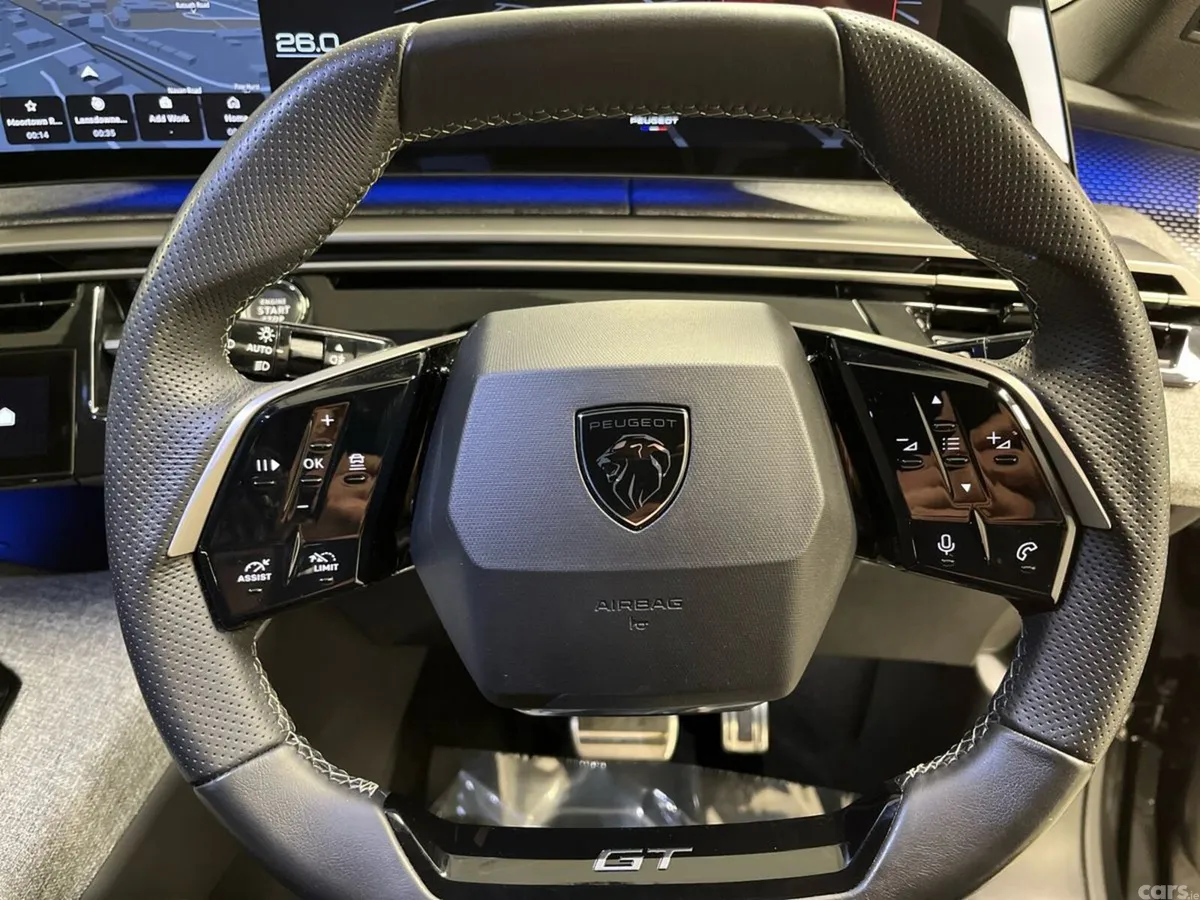Peugeot 3008 SUV, Electric, 2025, Grey