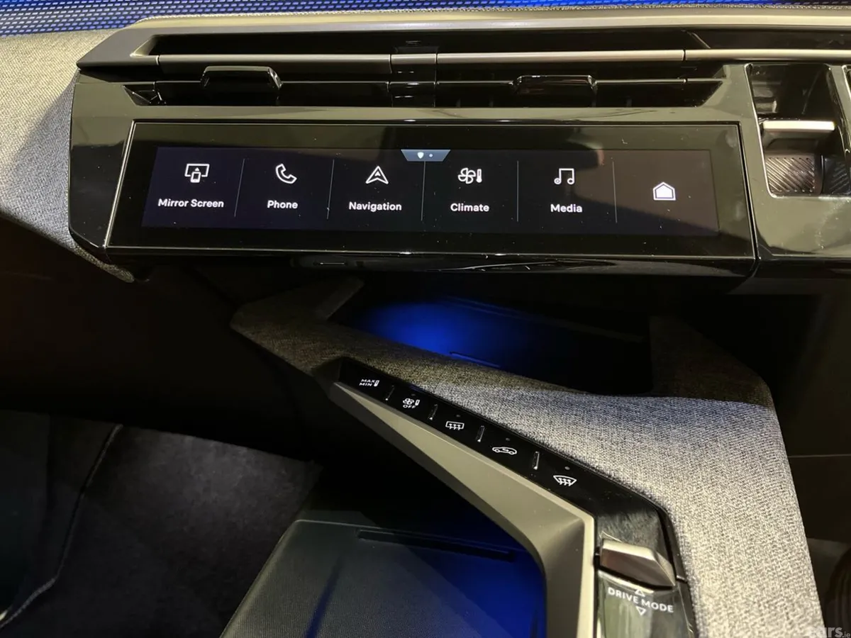 Peugeot 3008 SUV, Electric, 2025, Grey