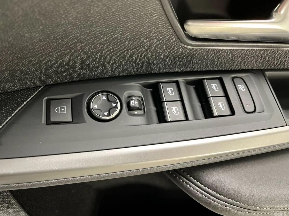 Peugeot 3008 SUV, Electric, 2025, Grey