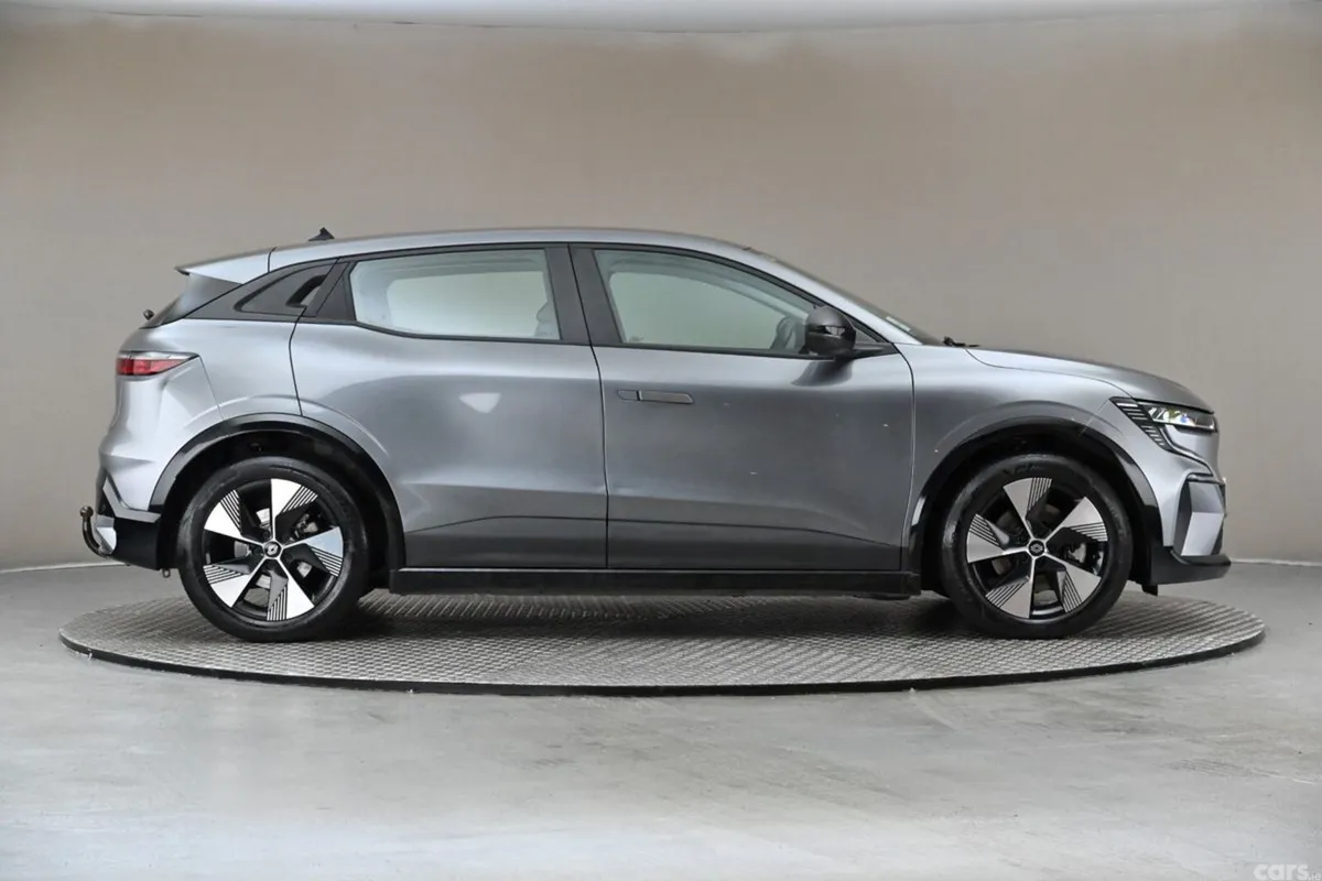 Renault Megane Hatchback, Electric, 2023, Grey