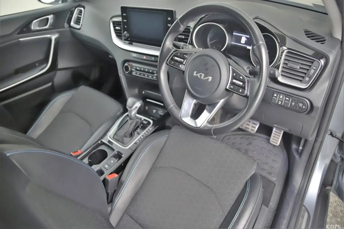 Kia XCeed SUV, Petrol Plug-in Hybrid, 2023, Grey