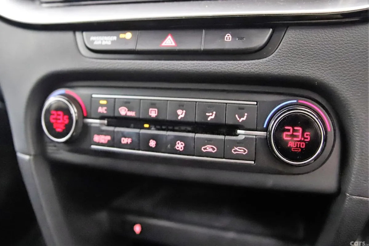 Kia XCeed SUV, Petrol Plug-in Hybrid, 2023, Grey