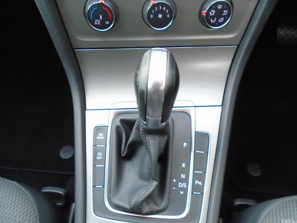 Volkswagen Golf Hatchback, Diesel, 2017, Silver