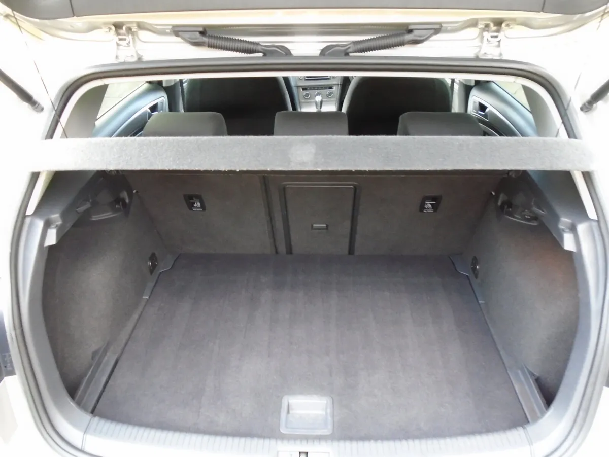 Volkswagen Golf Hatchback, Diesel, 2017, Silver