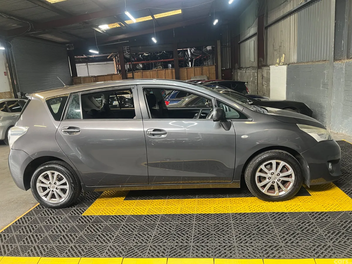 Toyota Verso MPV, Diesel, 2011, Grey