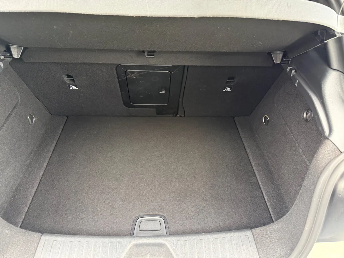 Mercedes-Benz A-Class Hatchback, Petrol, 2014, White