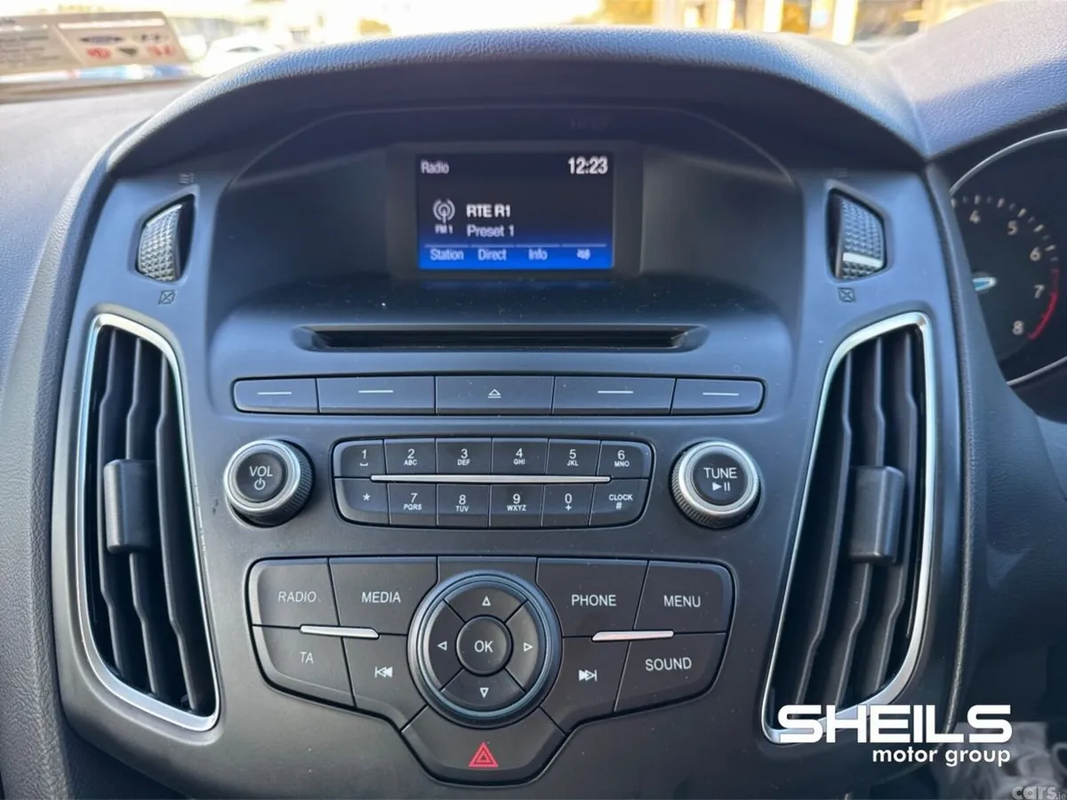 Ford Focus Hatchback, Petrol, 2017, Grey