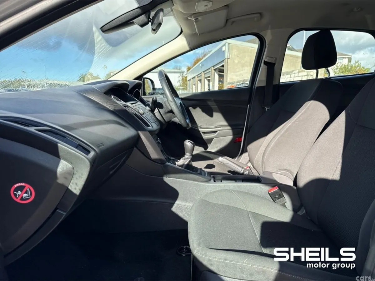 Ford Focus Hatchback, Petrol, 2017, Grey