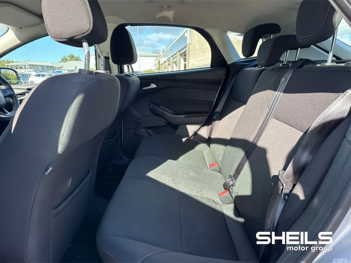 Ford Focus Hatchback, Petrol, 2017, Grey