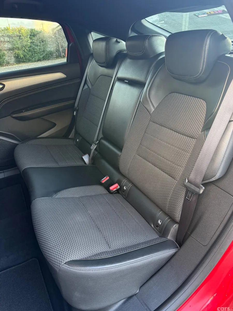 Renault Arkana Hatchback, Petrol, 2024, Red