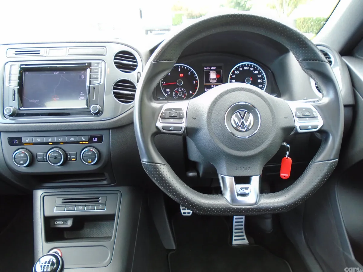 Volkswagen Tiguan SUV, Diesel, 2015, Black