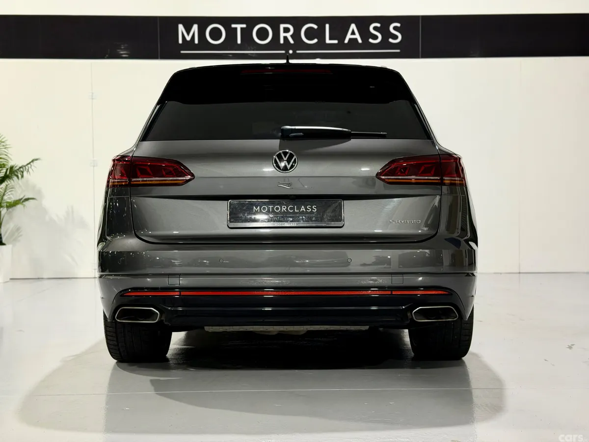 Volkswagen Touareg SUV, Petrol Plug-in Hybrid, 2023, Grey