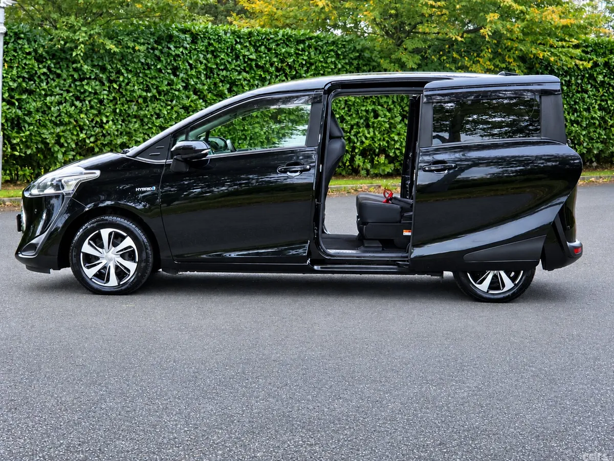 Toyota Sienta MPV, Petrol Hybrid, 2018, Black