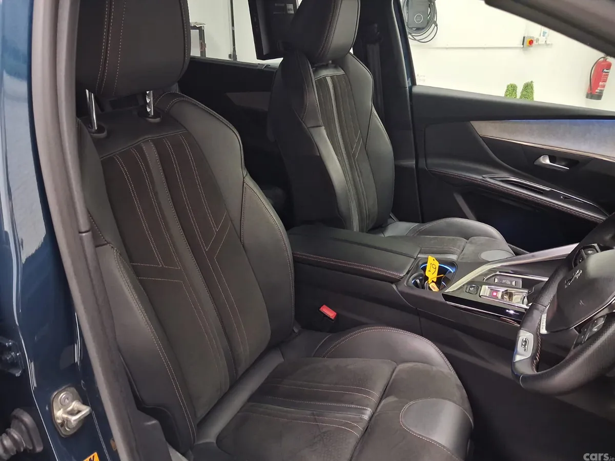 Peugeot 5008 SUV, Diesel, 2021, Blue