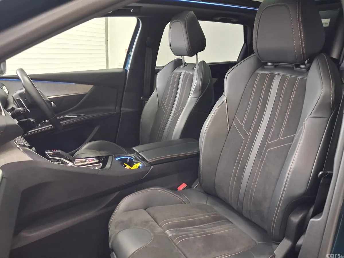 Peugeot 5008 SUV, Diesel, 2021, Blue