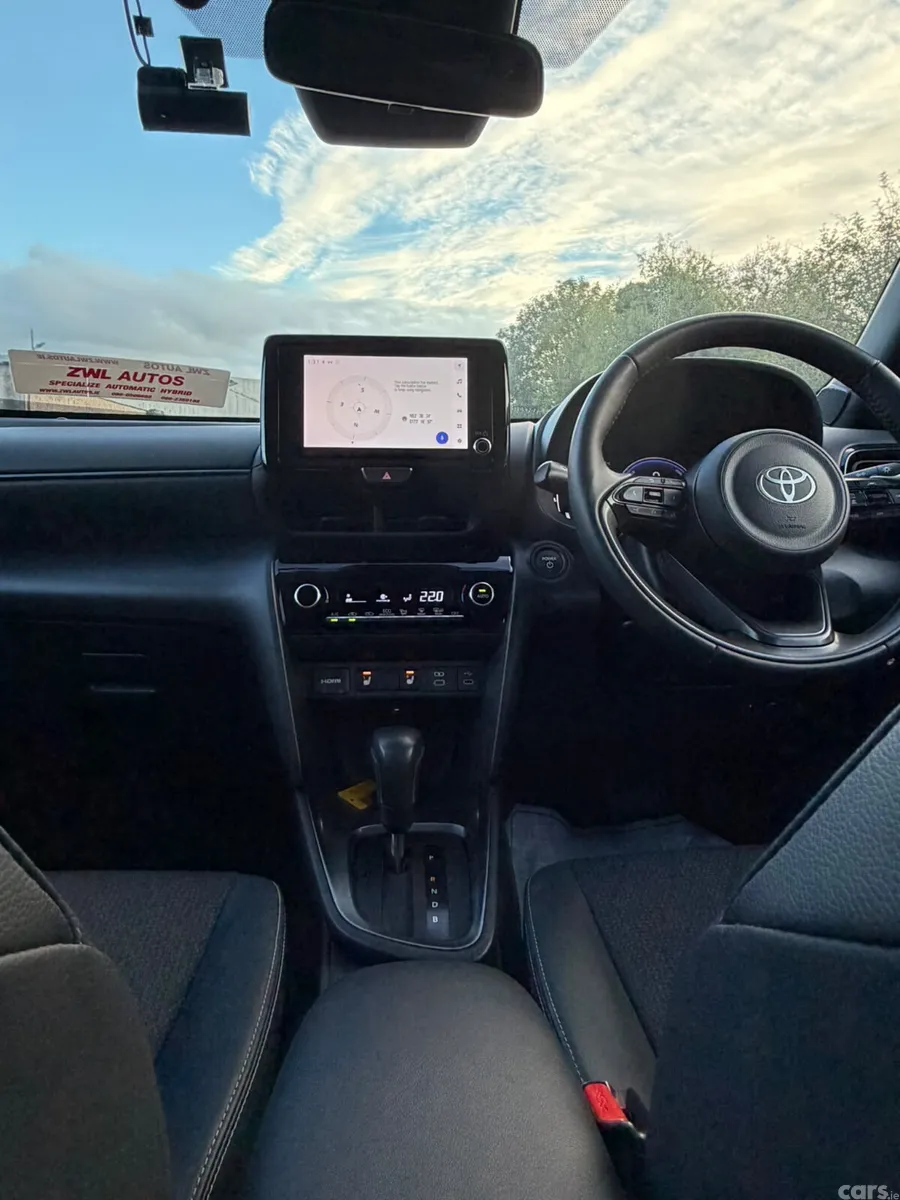 Toyota Yaris Cross MPV, Petrol Hybrid, 2024, White