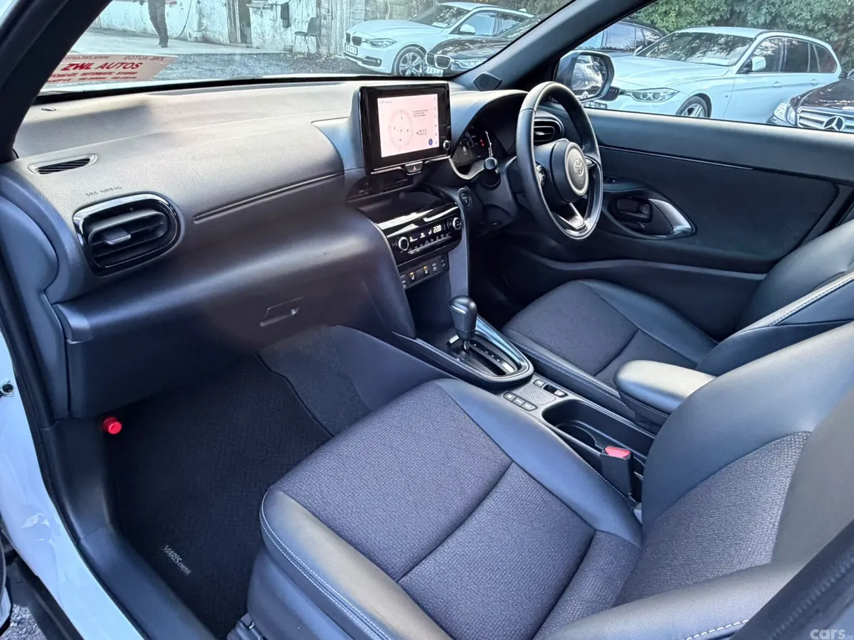 Toyota Yaris Cross MPV, Petrol Hybrid, 2024, White