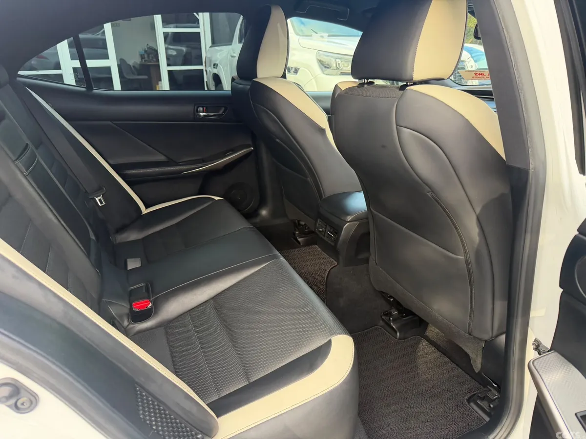 Lexus IS Saloon, Petrol Hybrid, 2016, White