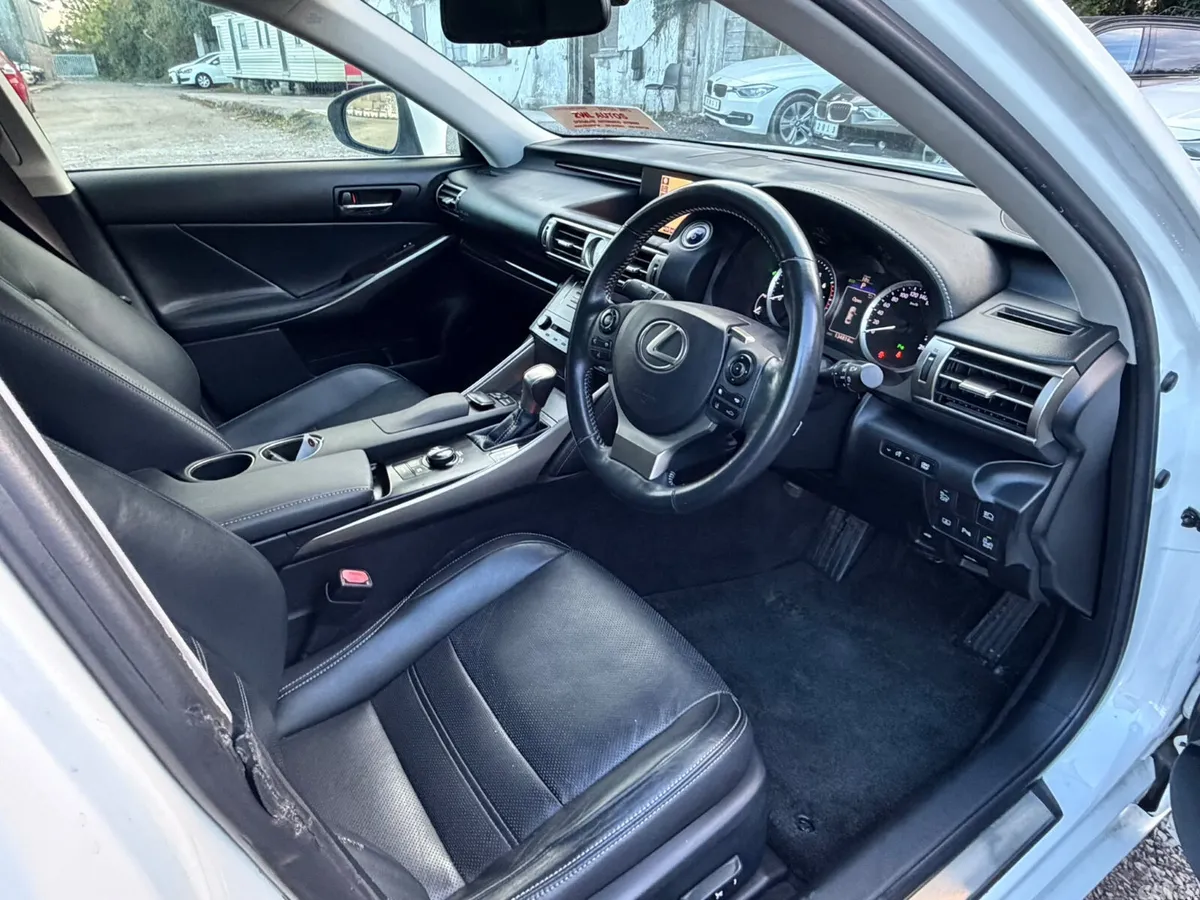 Lexus IS Saloon, Petrol Hybrid, 2014, White