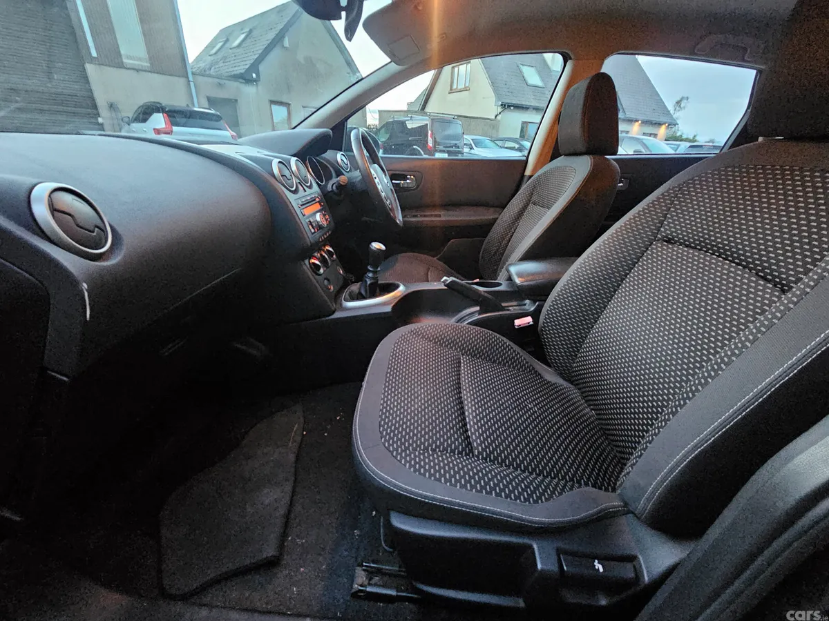 Nissan Qashqai Hatchback, Diesel, 2009, Black