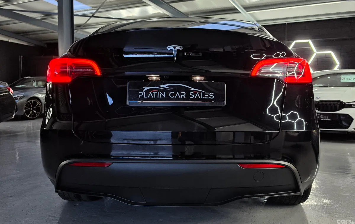 Tesla Model Y MPV, Electric, 2023, Black