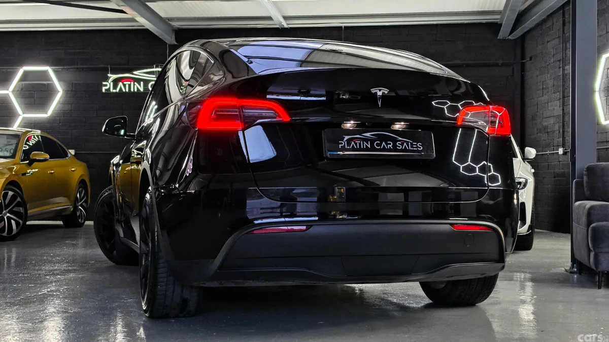 Tesla Model Y MPV, Electric, 2023, Black