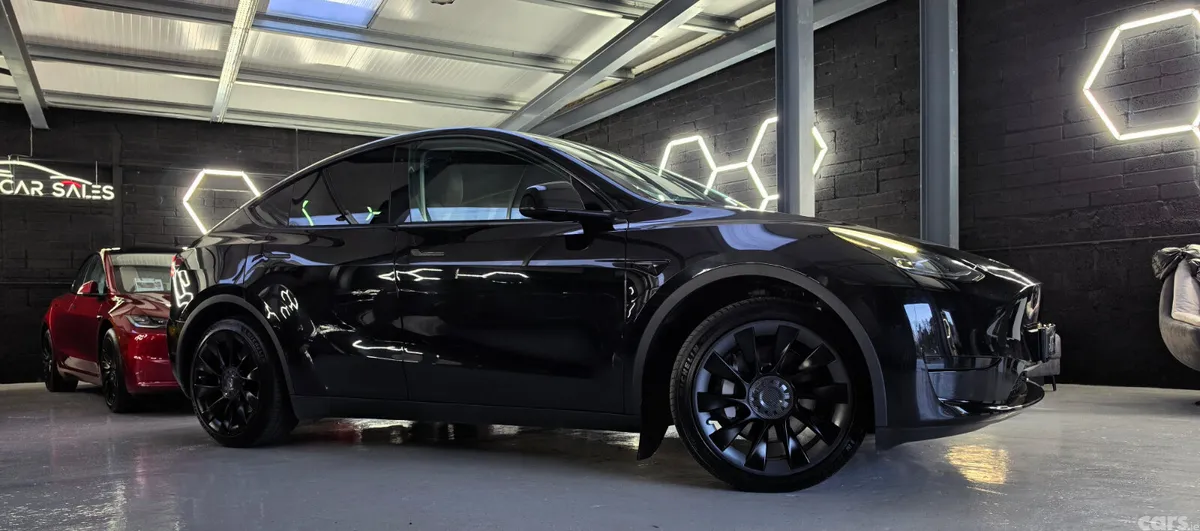 Tesla Model Y MPV, Electric, 2023, Black