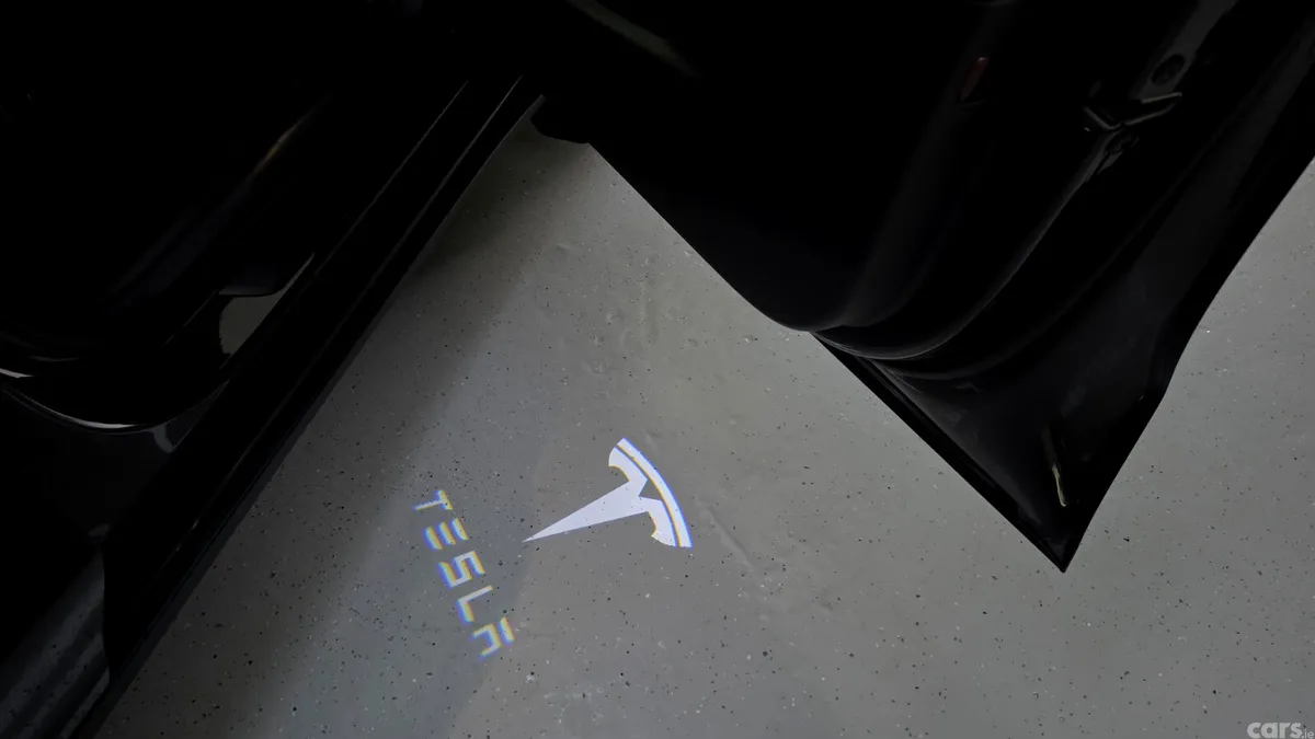 Tesla Model Y MPV, Electric, 2023, Black