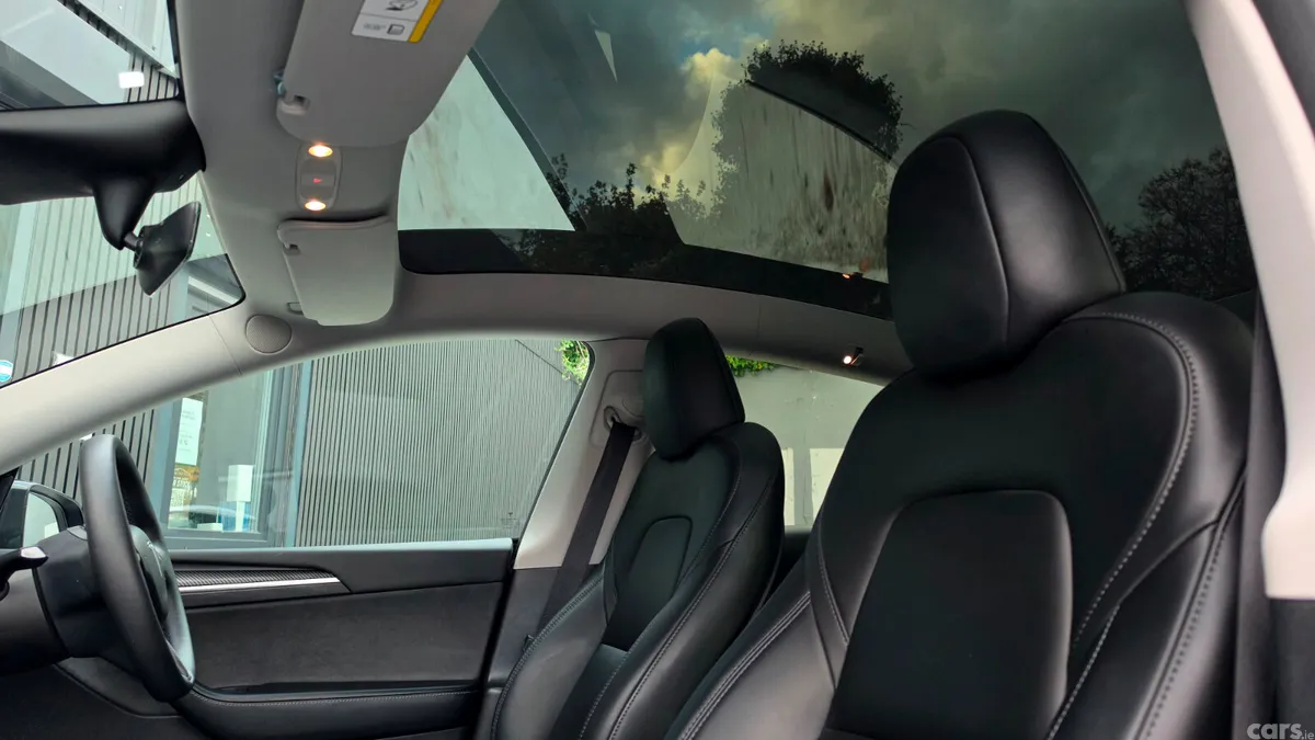 Tesla Model Y MPV, Electric, 2023, Black