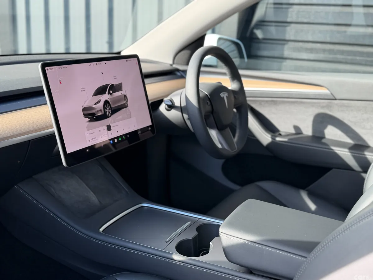 Tesla Model Y SUV, Electric, 2023, White