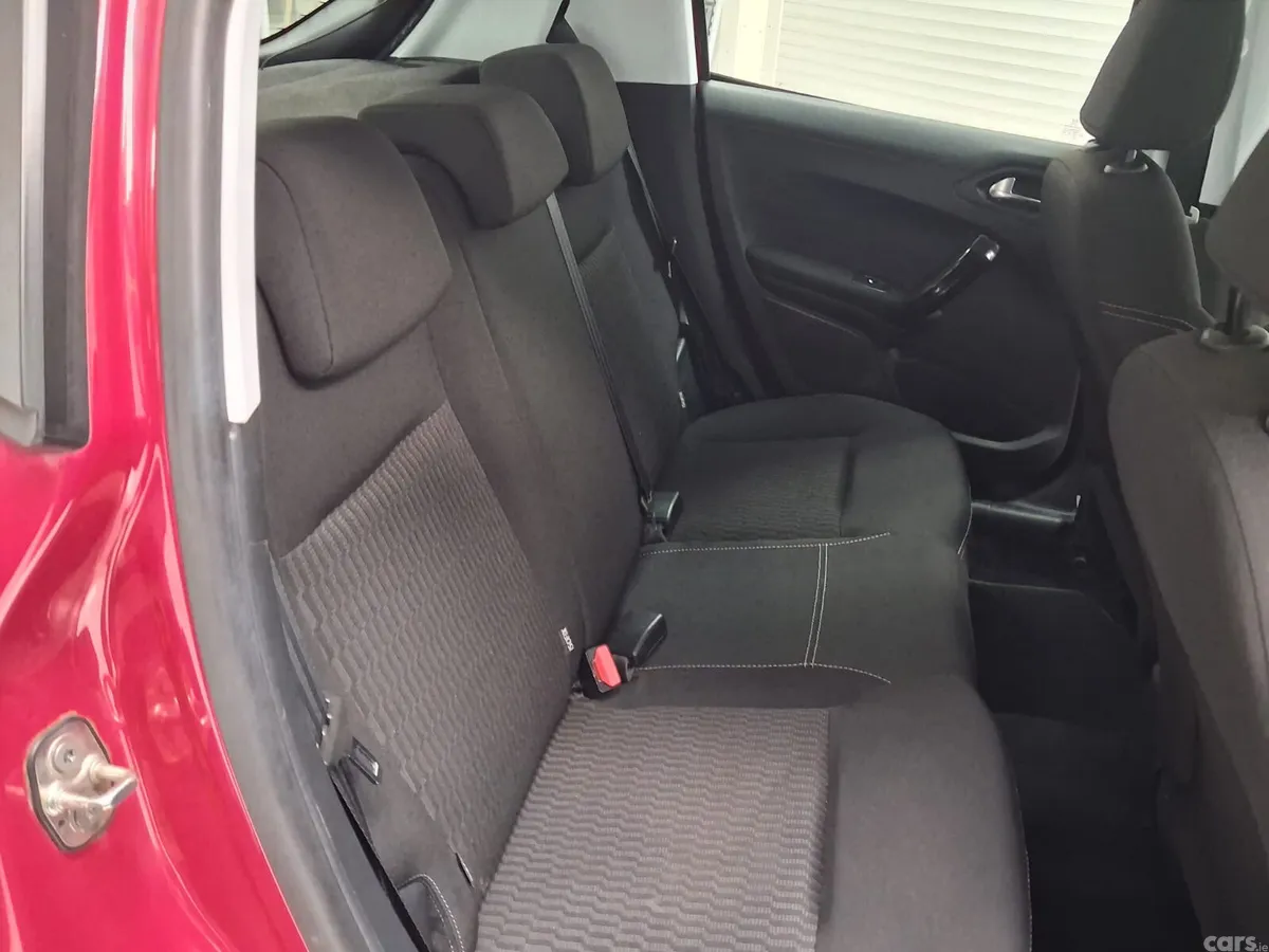 Peugeot 208 Hatchback, Petrol, 2016, Red