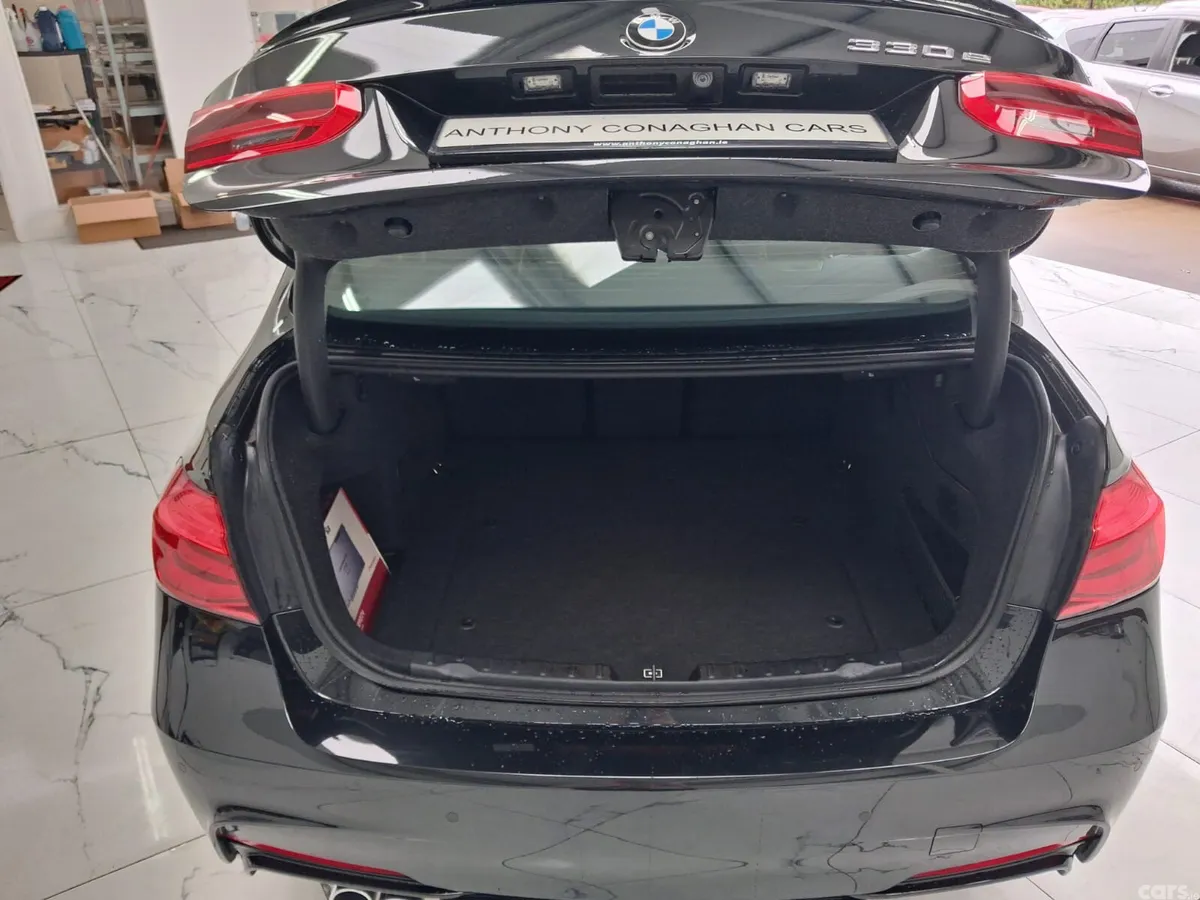BMW 3-Series Saloon, Petrol Plug-in Hybrid, 2017, Black