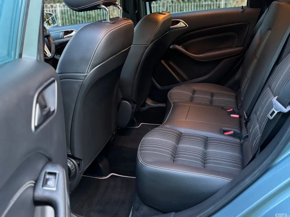 Mercedes-Benz B-Class MPV, Diesel, 2012, Blue
