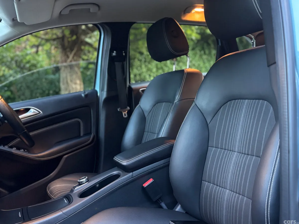 Mercedes-Benz B-Class MPV, Diesel, 2012, Blue