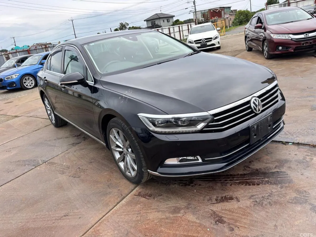 Volkswagen Passat Saloon, Diesel, 2020, Black