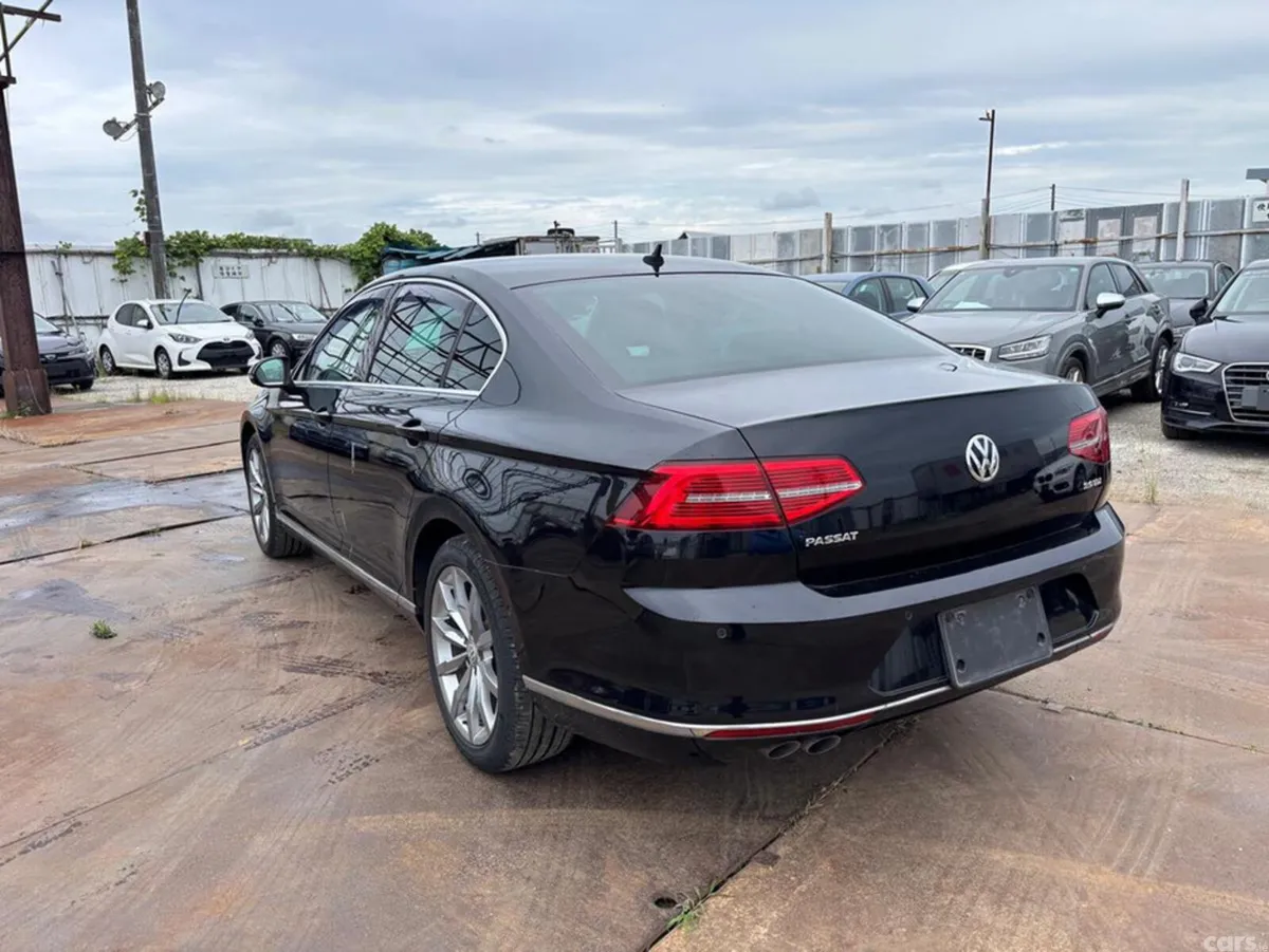 Volkswagen Passat Saloon, Diesel, 2020, Black