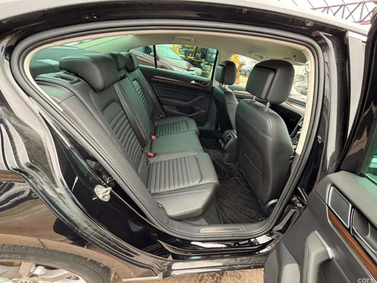 Volkswagen Passat Saloon, Diesel, 2020, Black